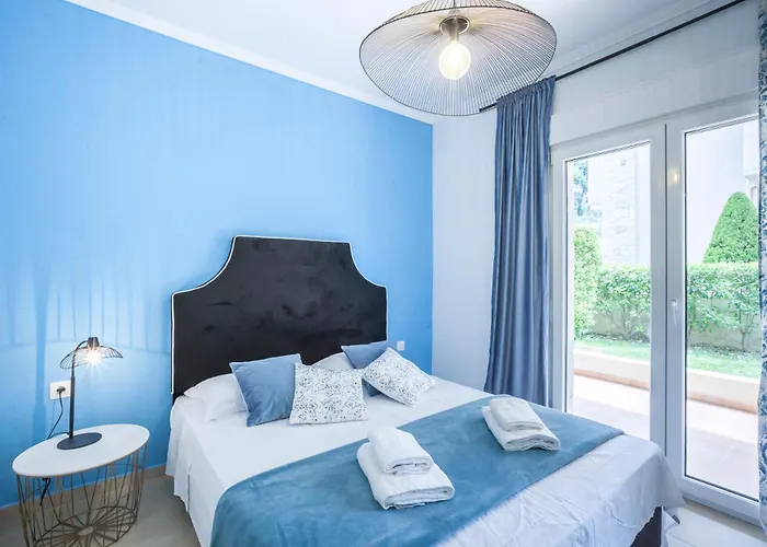 Icon Deluxe Апартаменты *